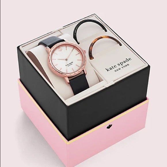 Kate Spade metro scallop matte black leather watch - Picture 3 of 11